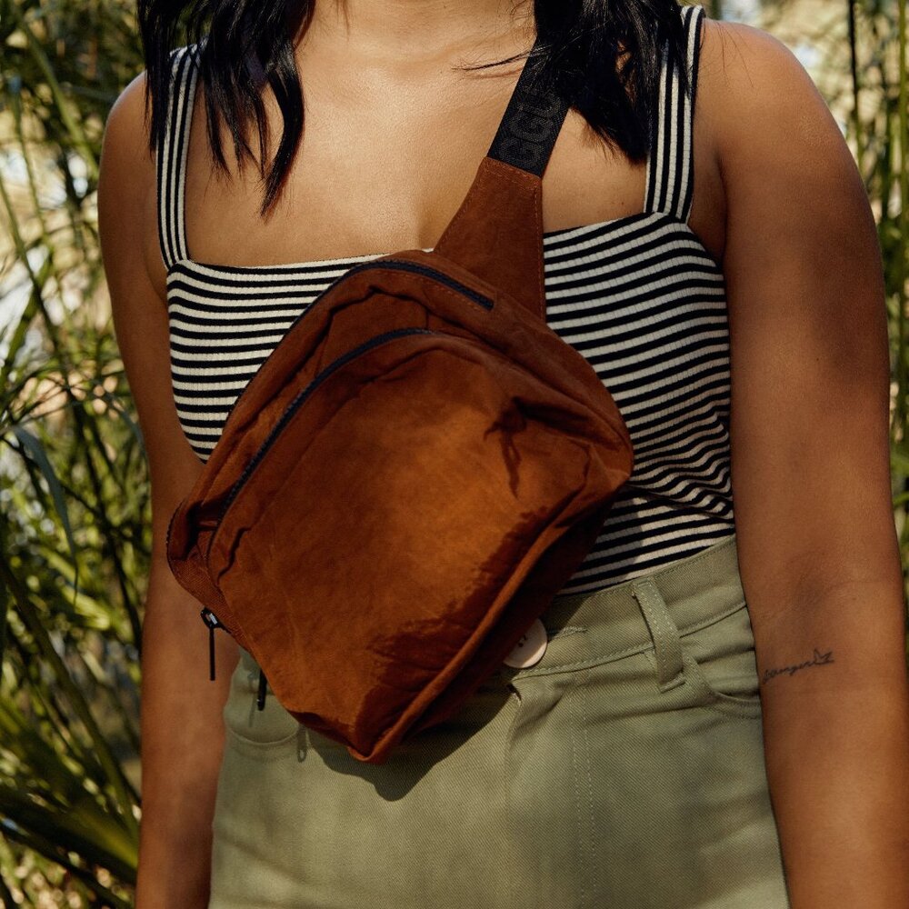 NWT Baggu Fanny Pack in Brown